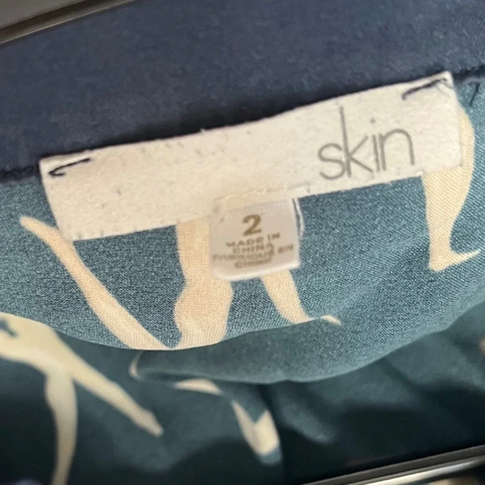 SKIN Silk Pajama Set Size 2 Medium Blue Printed Button Front Lounge Sleepwear‎